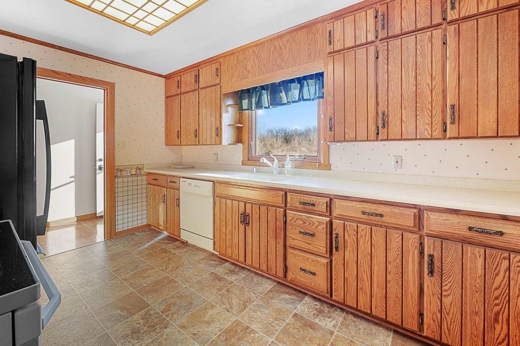 Photo of W6807 W Grove STREET, Fond Du Lac, WI 54937 (MLS # 50318944)