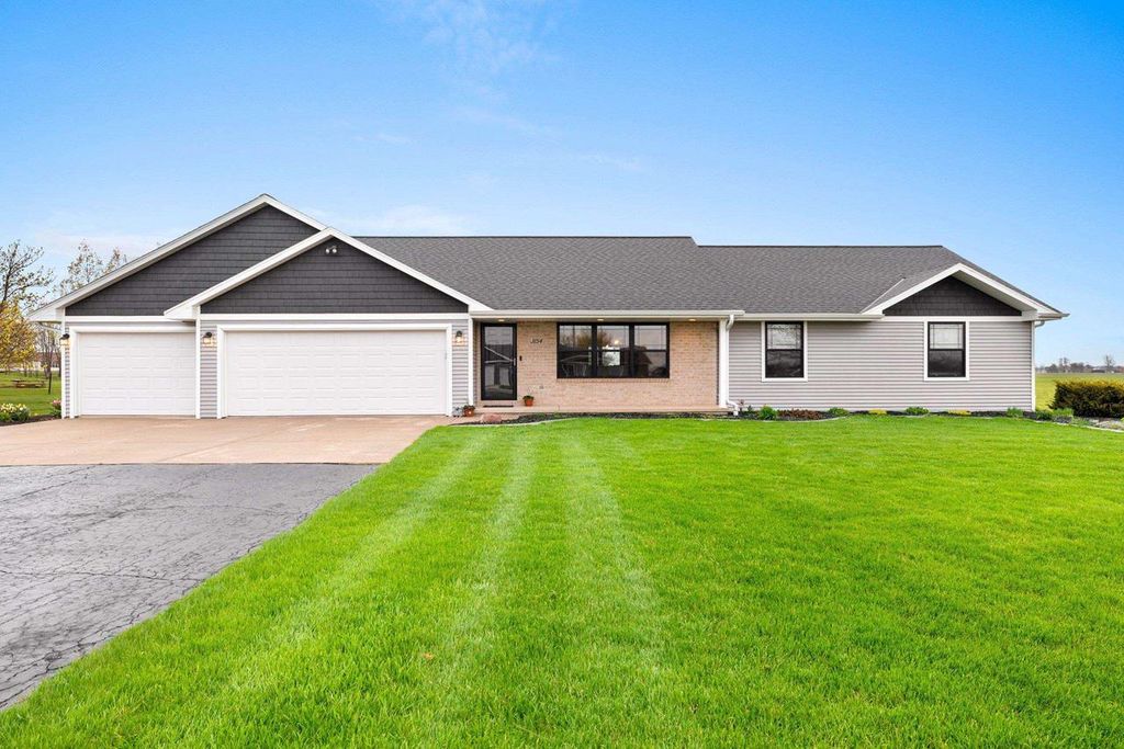 Photo of 3154 Green Meadow DRIVE, De Pere, WI 54115 (MLS # 50324417)