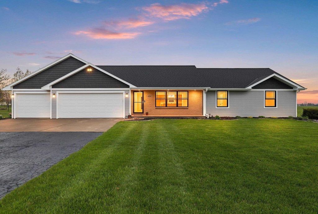 Photo of 3154 Green Meadow DRIVE, De Pere, WI 54115 (MLS # 50324417)