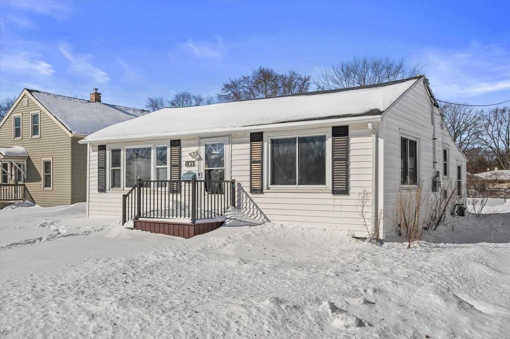 Photo of 1833 N Charlotte STREET, Appleton, WI 54911 (MLS # 50322511)