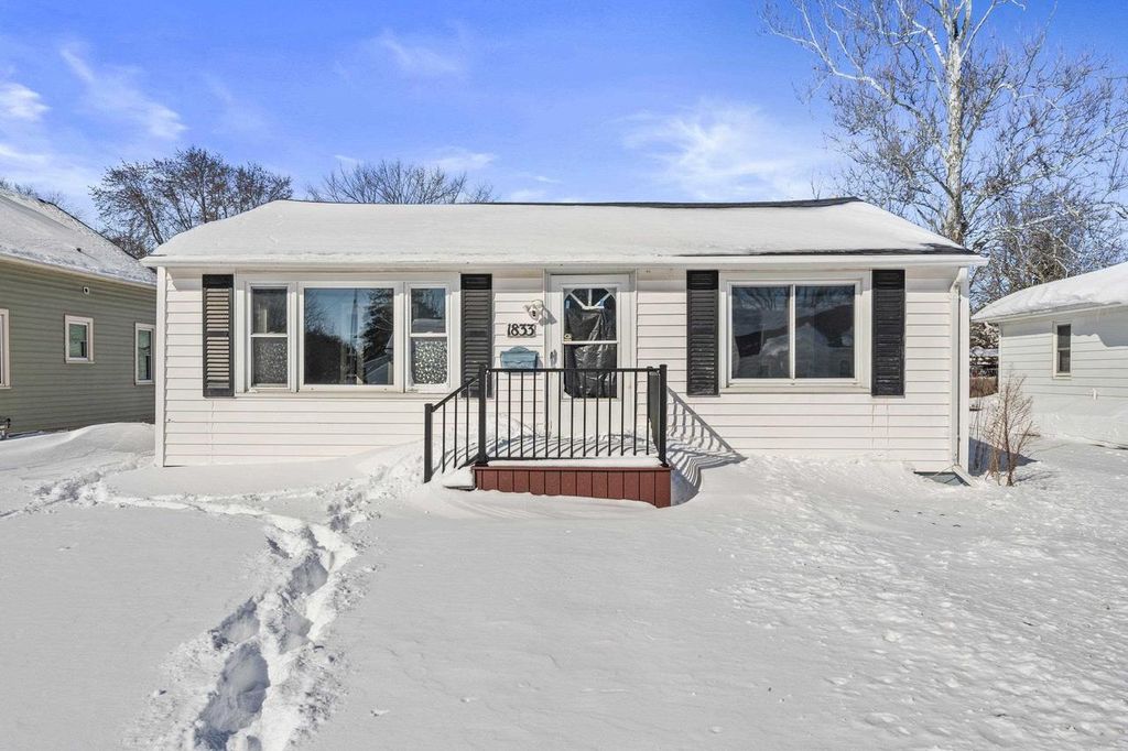 Photo of 1833 N Charlotte STREET, Appleton, WI 54911 (MLS # 50322511)