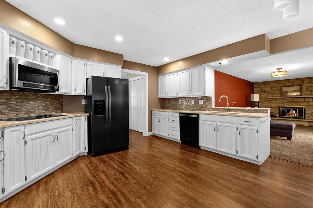 Photo of 521 8th AVENUE N AVENUE N, Onalaska, WI 54650 (MLS # 1963442)
