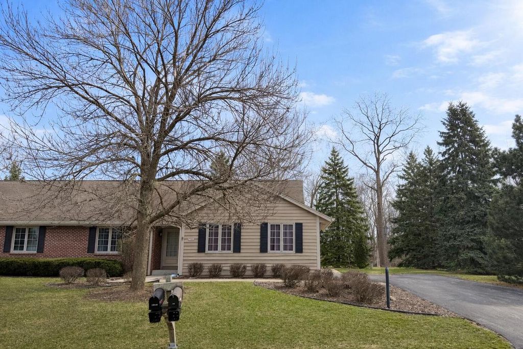 Photo of 4780 Cara Marie COURT #B, Brookfield, WI 53005 (MLS # 1955371)