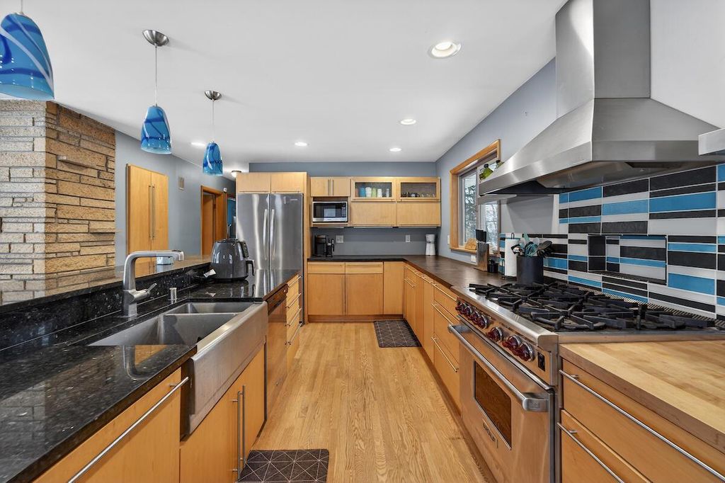 Photo of 1150 Parkway DRIVE, Brookfield, WI 53005 (MLS # 1949718)