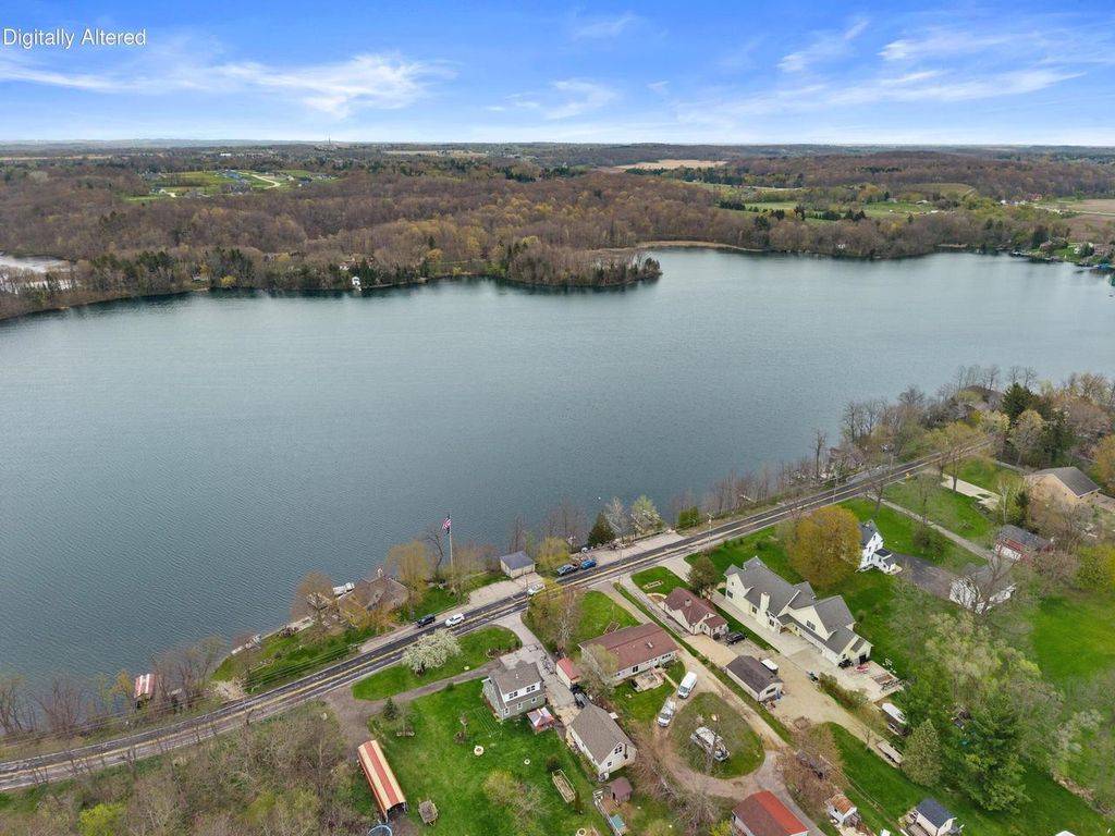 Photo of N95W26705 County Road Q, Colgate, WI 53017 (MLS # 1959893)
