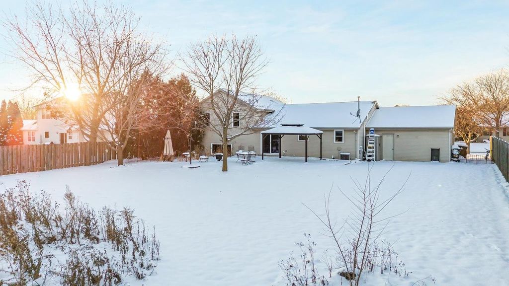 Photo of 1249 Fieldview DRIVE, Menasha, WI 54952 (MLS # 50318918)