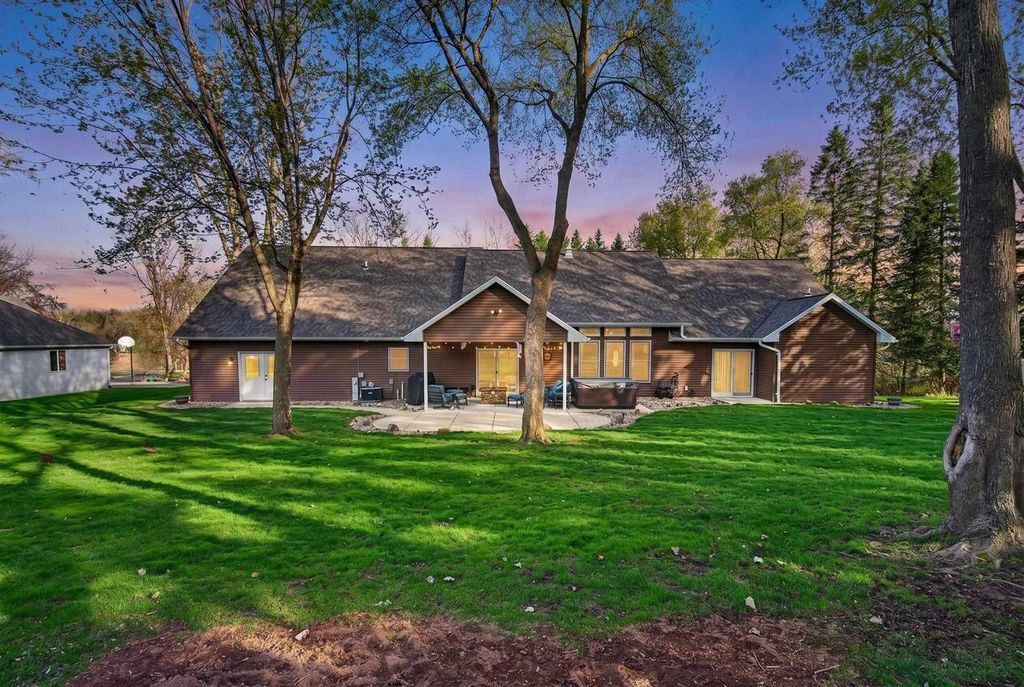 Photo of 1216 E Apple Creek ROAD, Appleton, WI 54913 (MLS # 50324589)