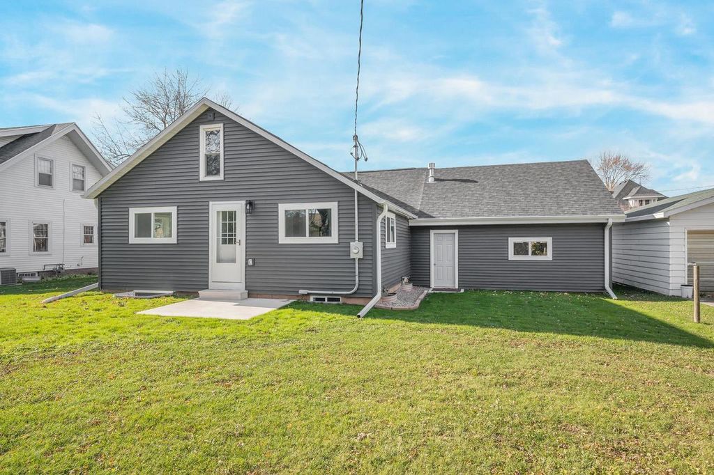 Photo of 303 S 1st AVENUE, Winneconne, WI 54988 (MLS # 50325546)
