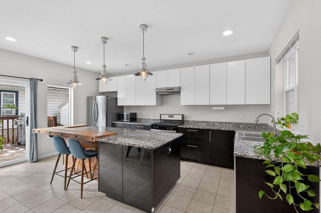 Photo of 2607 E Oklahoma AVENUE, Milwaukee, WI 53207 (MLS # 1949547)