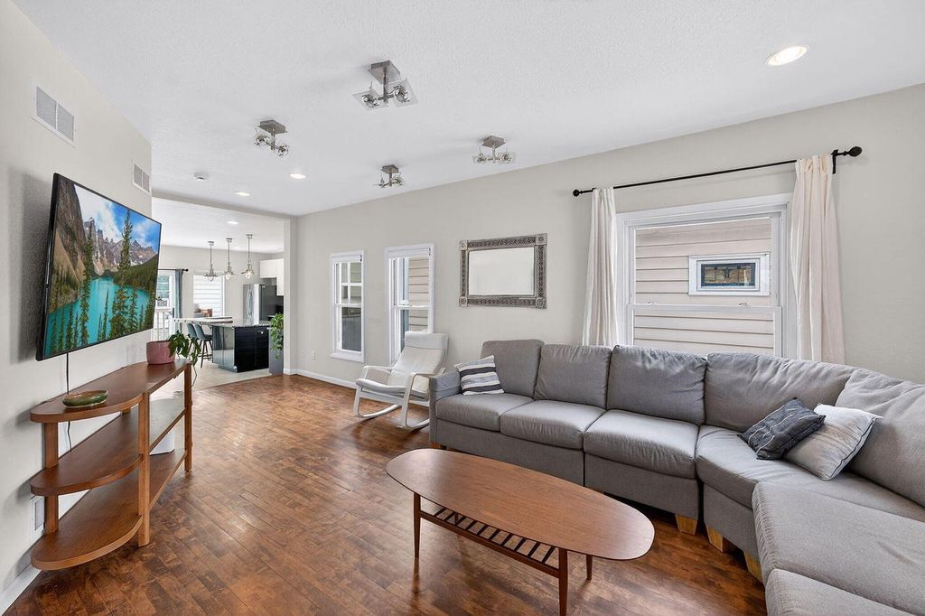 Photo of 2607 E Oklahoma AVENUE, Milwaukee, WI 53207 (MLS # 1949547)