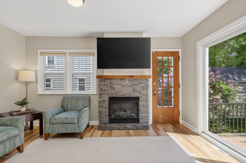 Photo of 13 Oxford PLACE, Madison, WI 53704 (MLS # 2023466)