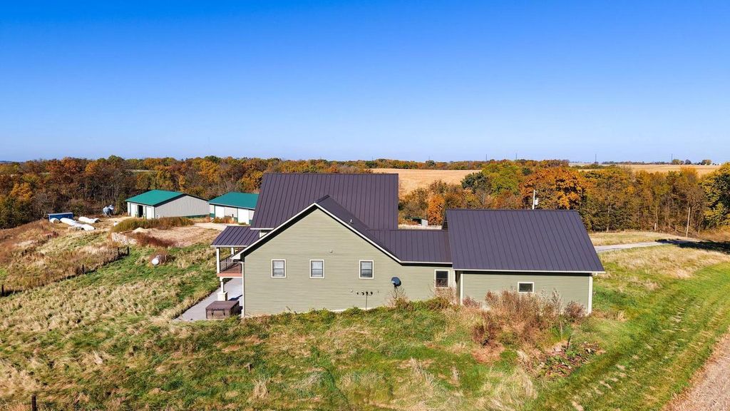 Photo of 10609 Cadwell ROAD, Cassville, WI 53806 (MLS # 2011957)