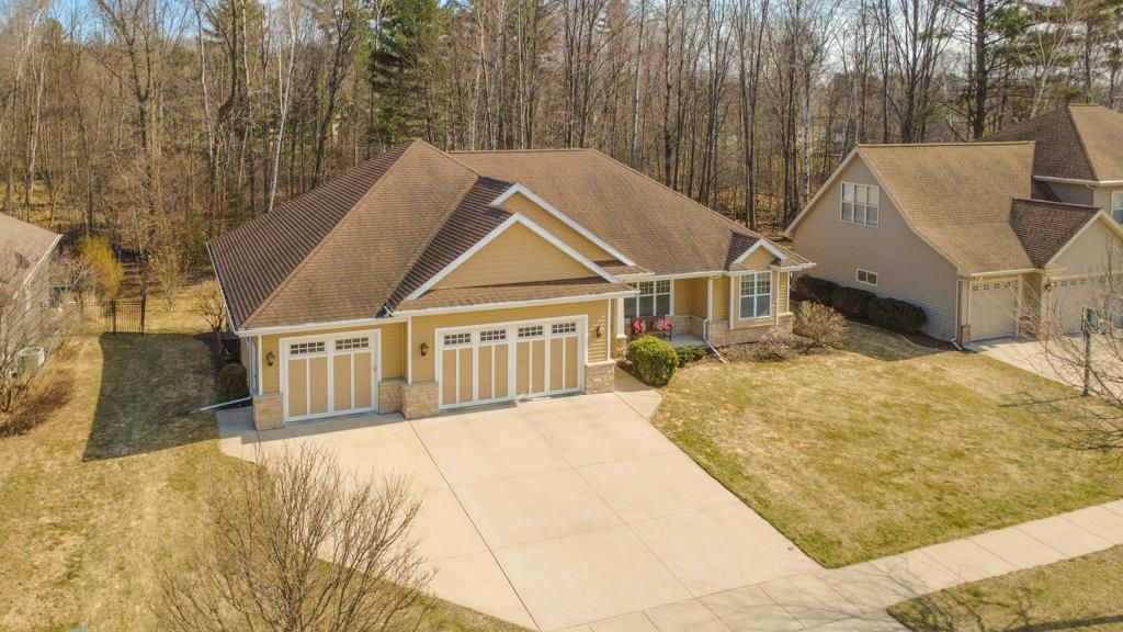 Photo of 1024 Faversham WAY, Green Bay, WI 54313 (MLS # 50323360)