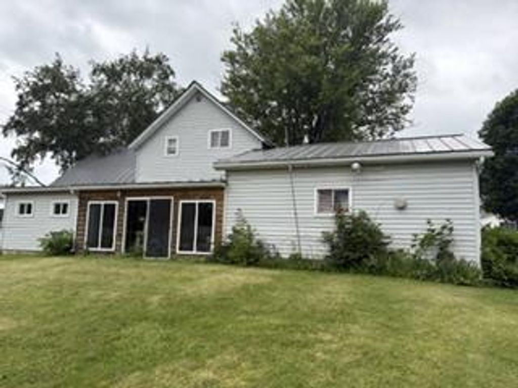 Photo of 117 N Lincoln STREET, Lancaster, WI 53813 (MLS # 2026246)