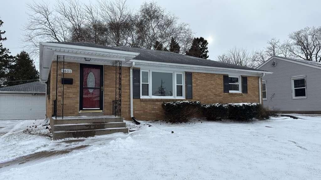 Photo of 1801 Arlington Ave AVENUE, Racine, WI 53403 (MLS # 1947343)