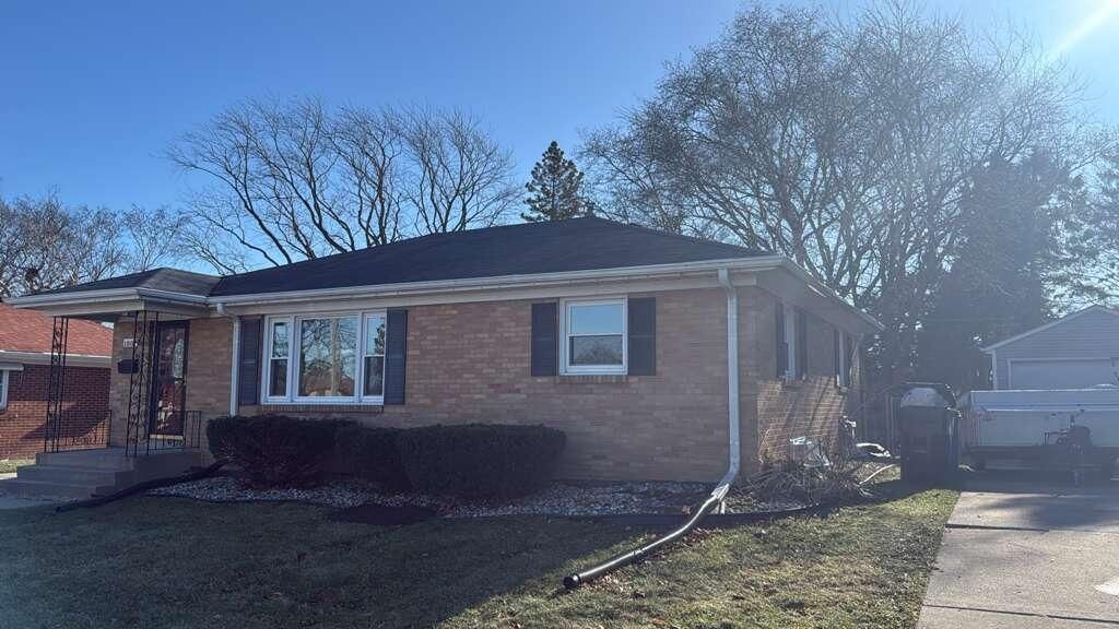 Photo of 1801 Arlington Ave AVENUE, Racine, WI 53403 (MLS # 1947343)