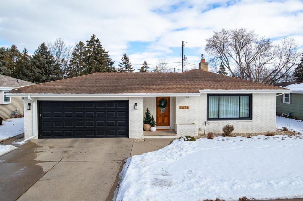 Photo of 1078 Meadow LANE, Neenah, WI 54956 (MLS # 50320979)