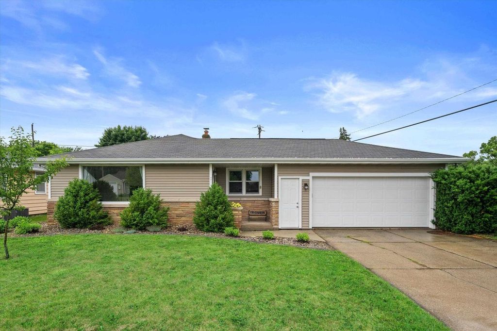 Photo of 216 S Helen STREET, Kimberly, WI 54136 (MLS # 50328112)