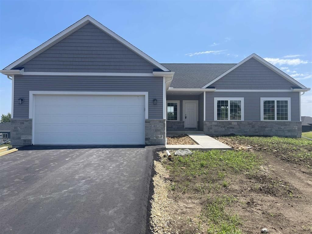 Photo of 1750 E Kyle CIRCLE, Beloit, WI 53511 (MLS # 2019076)