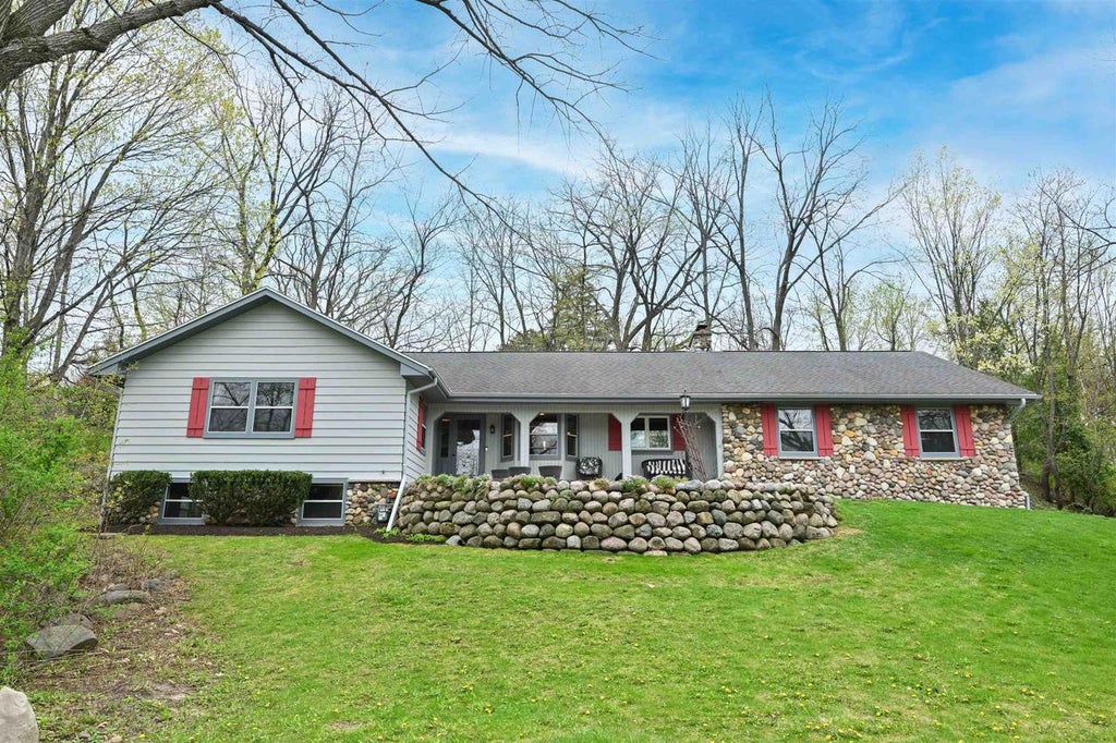 Photo of 15305 Santa Maria COURT, Brookfield, WI 53005 (MLS # 2025734)