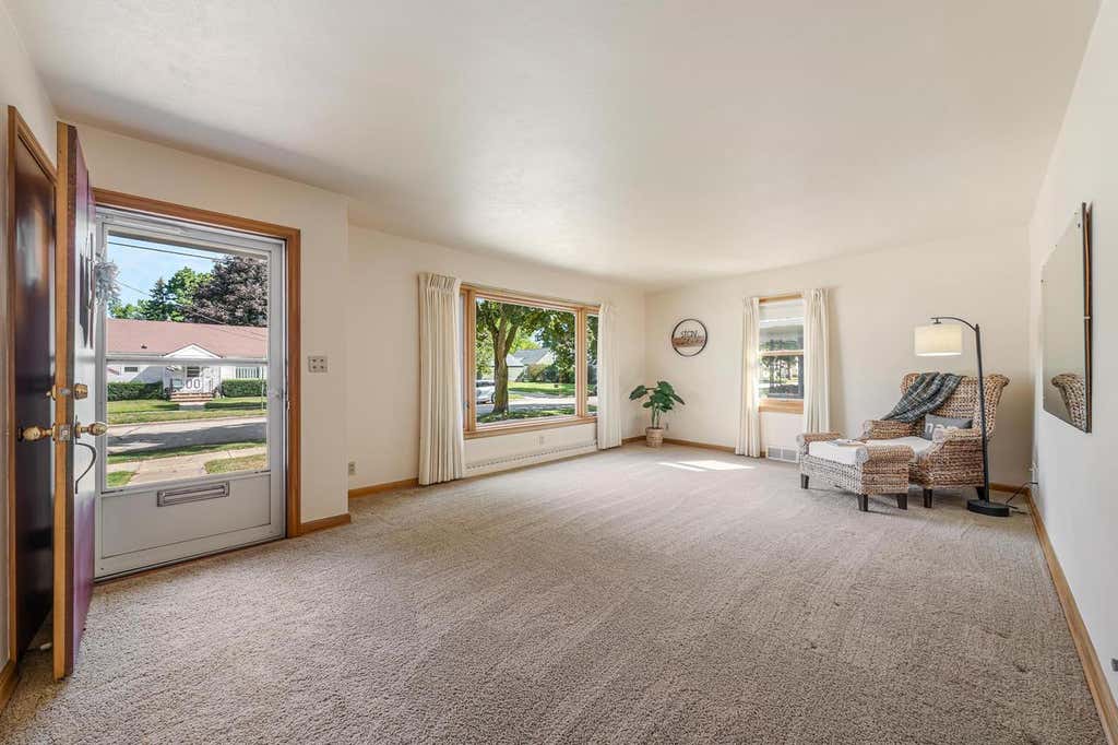 Photo of 1519 W Commercial STREET, Appleton, WI 54914 (MLS # 50331172)