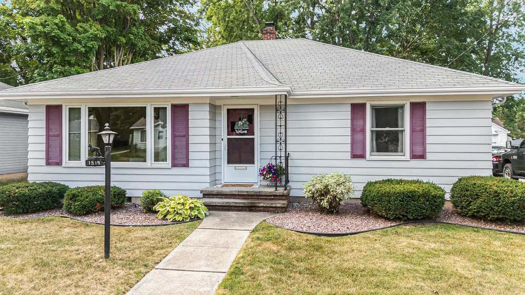 Photo of 1519 W Commercial STREET, Appleton, WI 54914 (MLS # 50331172)