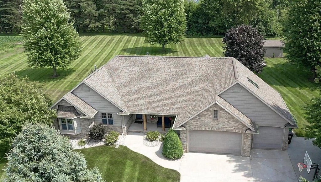 Photo of N4326 Red Leaf DRIVE, Appleton, WI 54913 (MLS # 50330588)