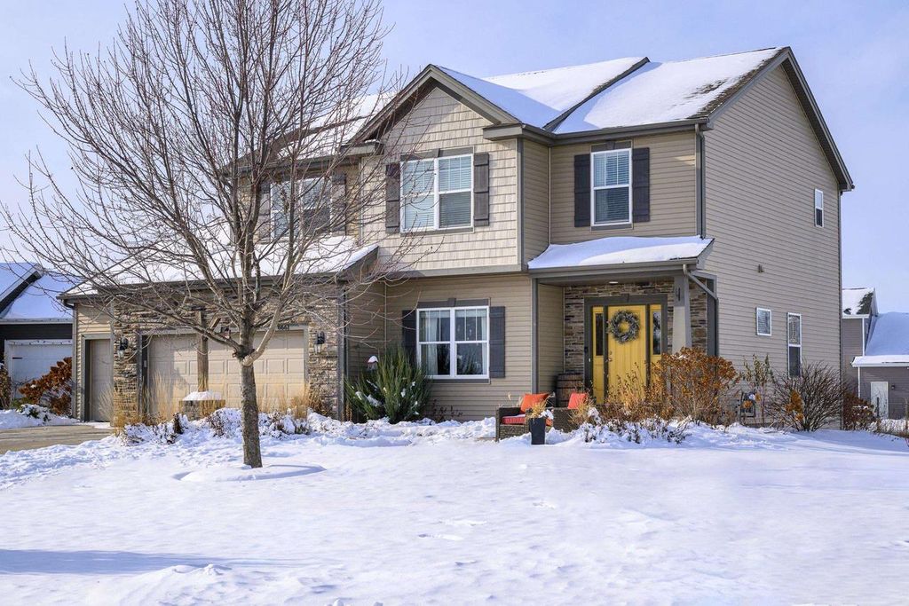 Photo of 6661 Dusky GLEN, Windsor, WI 53598 (MLS # 2013556)