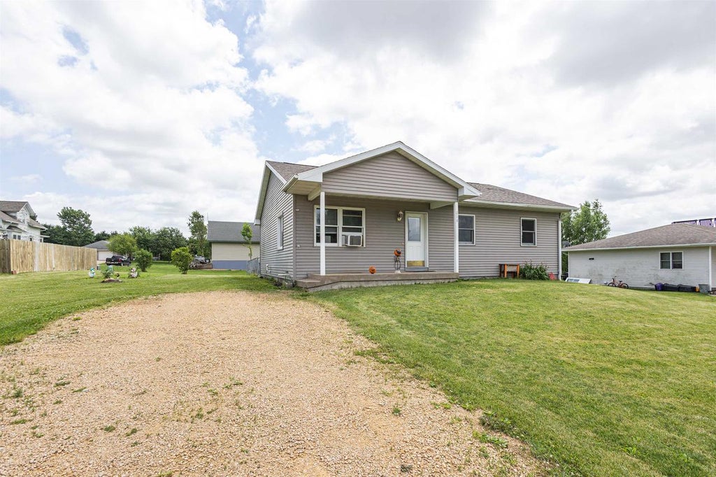 Photo of 614 S Lincoln STREET, Cuba City, WI 53807 (MLS # 2025814)
