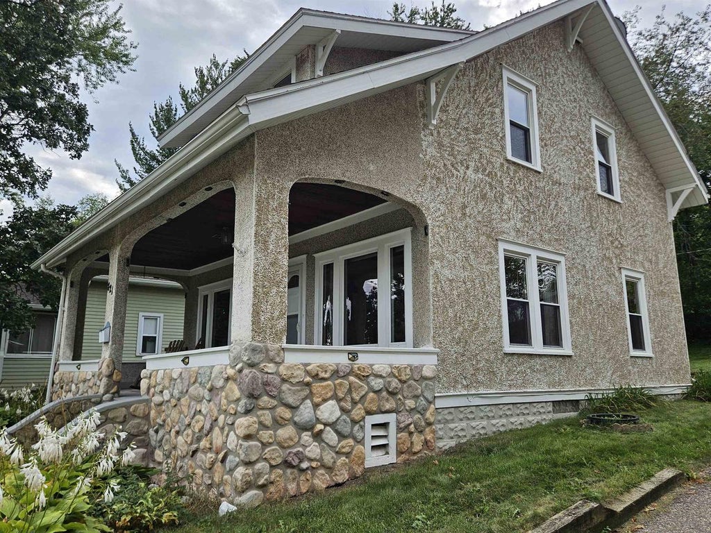 Photo of 821 Summit STREET, Baraboo, WI 53913 (MLS # 2032527)