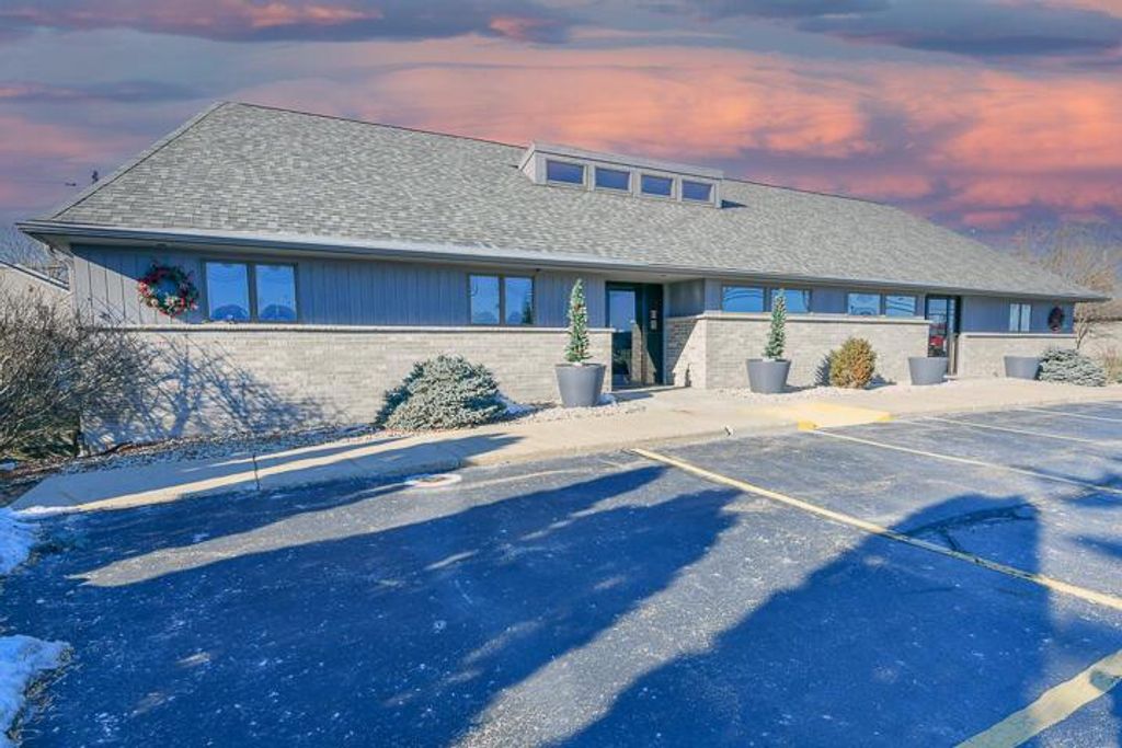 Photo of 5320 Green Bay ROAD, Kenosha, WI 53144 (MLS # 1945936)