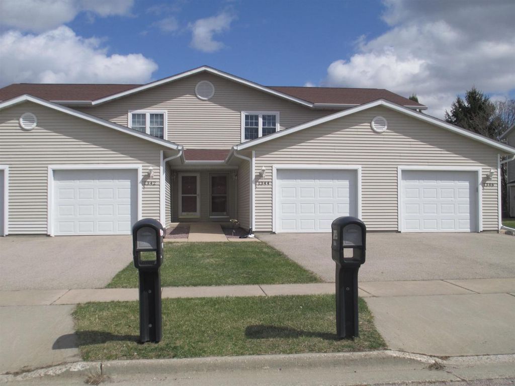 Photo of 1344 Silver DRIVE #19, Baraboo, WI 53913 (MLS # 2020107)