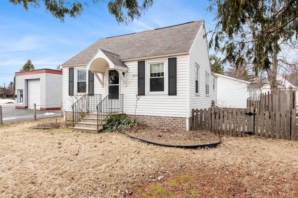 Photo of 3454 Hall AVENUE, Marinette, WI 54143 (MLS # 50323412)