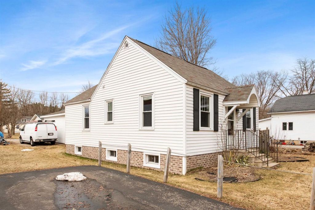 Photo of 3454 Hall AVENUE, Marinette, WI 54143 (MLS # 50323412)