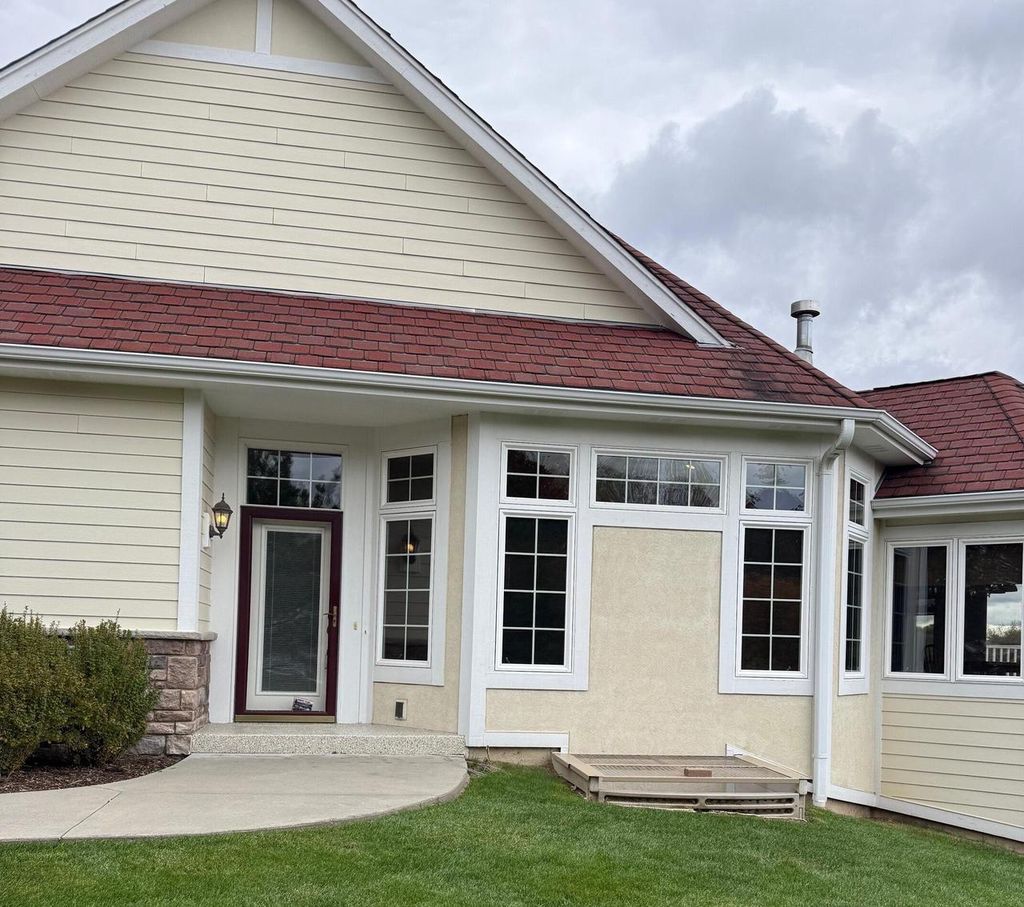 Photo of 3935 S Fohr DRIVE, New Berlin, WI 53151 (MLS # 1938056)