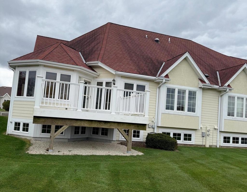 Photo of 3935 S Fohr DRIVE, New Berlin, WI 53151 (MLS # 1938056)