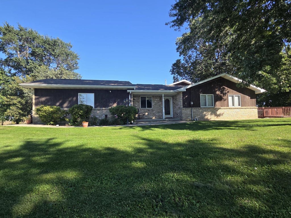 Photo of 5546 Langer ROAD, Marshall, WI 53559 (MLS # 1982616)