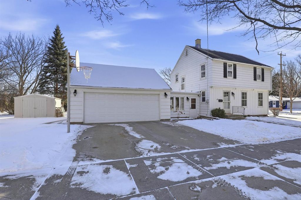 Photo of 603 E Goodall STREET, Appleton, WI 54915 (MLS # 50320457)