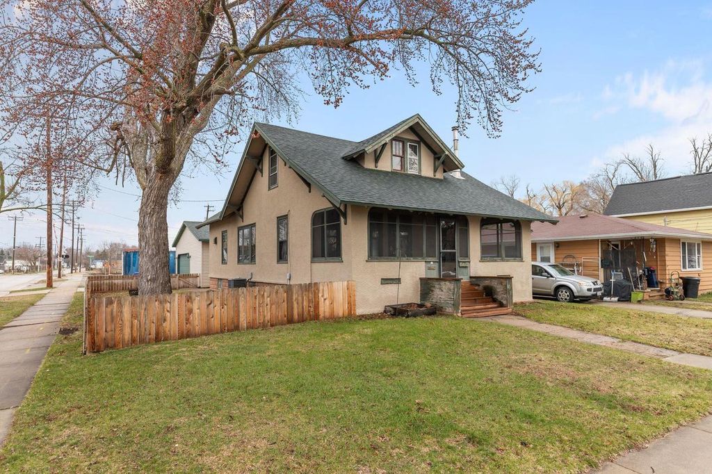 Photo of 1354 W 2nd STREET, Appleton, WI 54914 (MLS # 50323419)