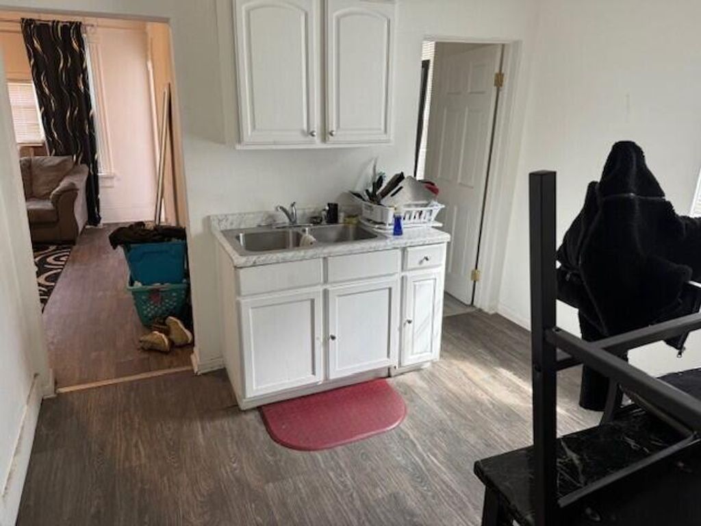 Photo of 1319 W Groeling AVENUE, Milwaukee, WI 53206 (MLS # 1940079)