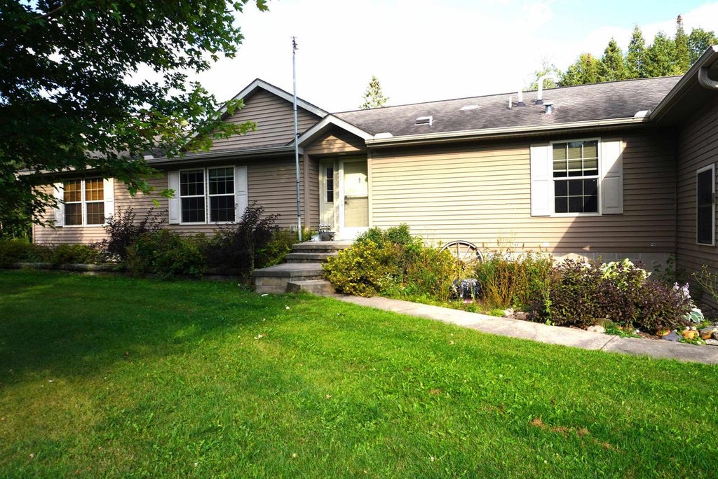 Photo of N6199 Rangeline ROAD, Deerbrook, WI 54424 (MLS # 22604236)