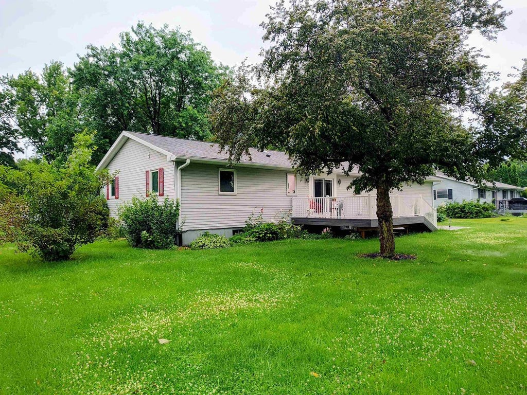 Photo of 903 East Bluff St STREET, Boscobel, WI 53805 (MLS # 2027294)