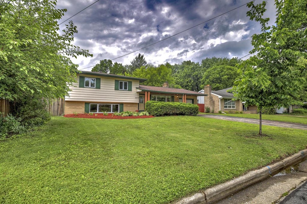 Photo of 3418 Marcy ROAD, Madison, WI 53704 (MLS # 2026007)