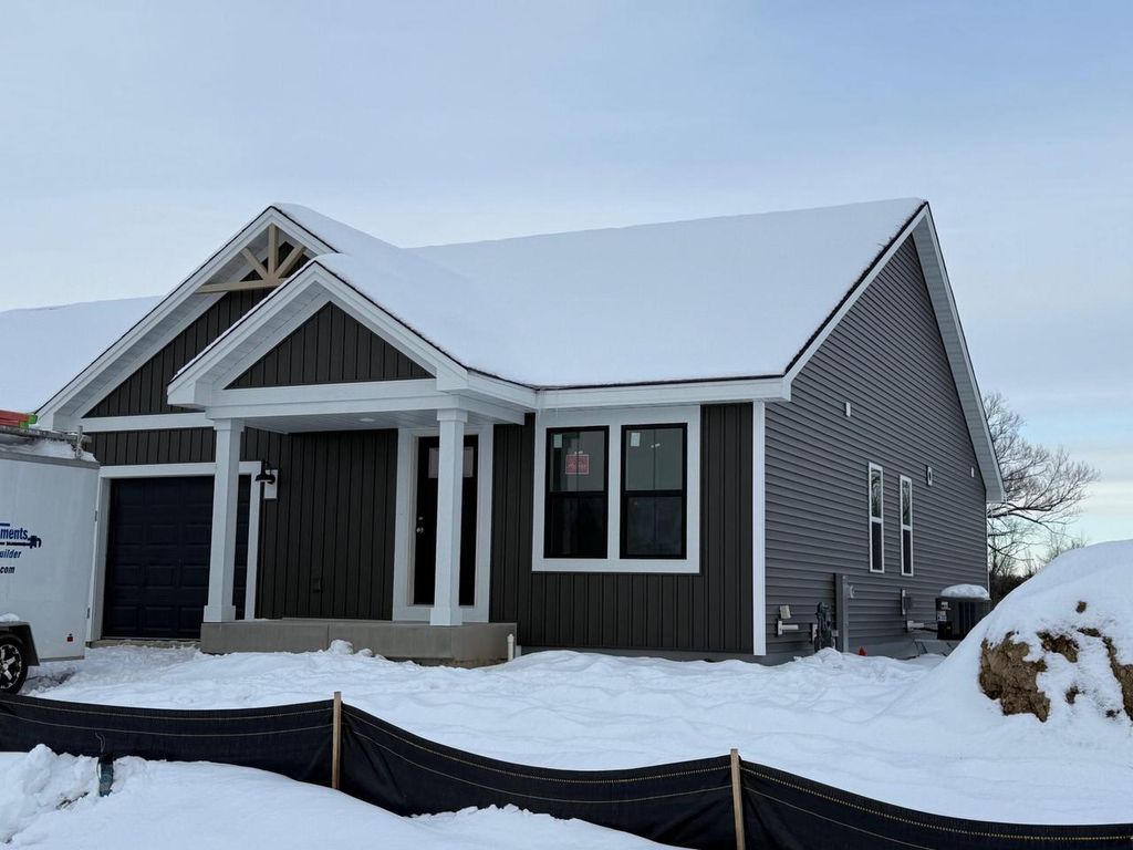 Photo of N162W21870 Poppy ROAD, Jackson, WI 53037 (MLS # 1939965)