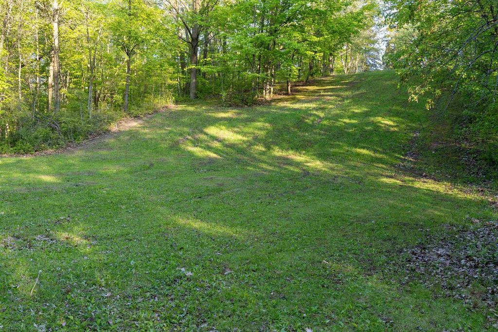 Photo of 2756 Continental DRIVE, Green Bay, WI 54311 (MLS # 50327711)
