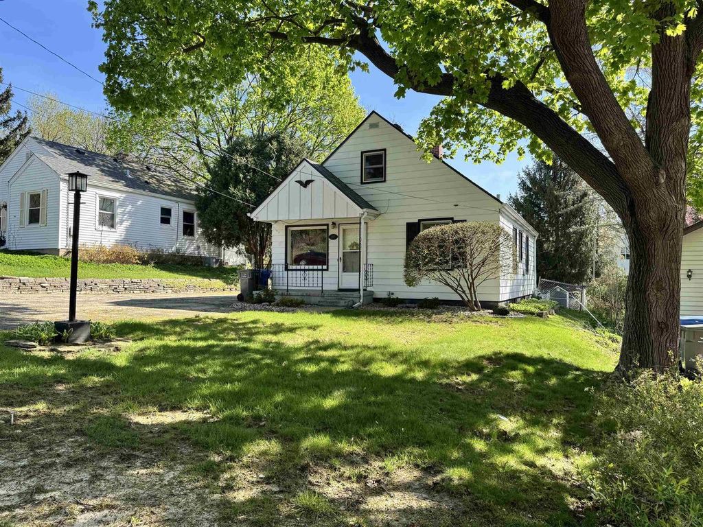 Photo of 907 Birch Haven CIRCLE, Monona, WI 53716 (MLS # 2022403)