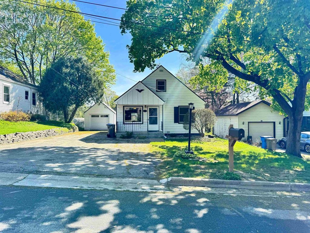 Photo of 907 Birch Haven CIRCLE, Monona, WI 53716 (MLS # 2022403)