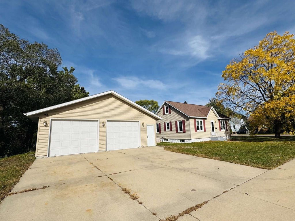 Photo of 1541 Apricot STREET, Wisconsin Rapids, WI 54494 (MLS # 2034440)