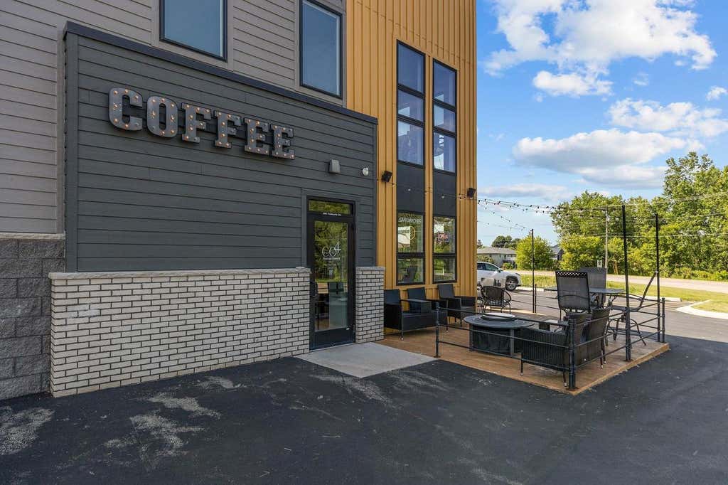 Photo of 390 E Farmland DRIVE #211, Kaukauna, WI 54130 (MLS # 50331496)