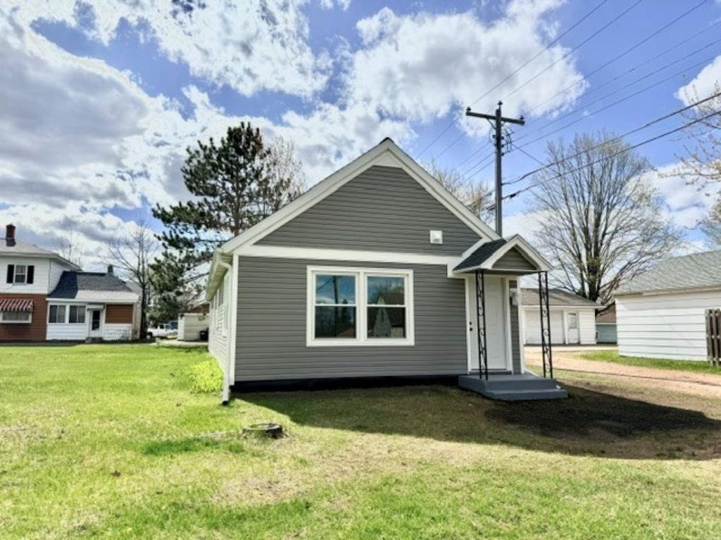 Photo of 704 Spruce STREET, Merrill, WI 54452 (MLS # 22601972)